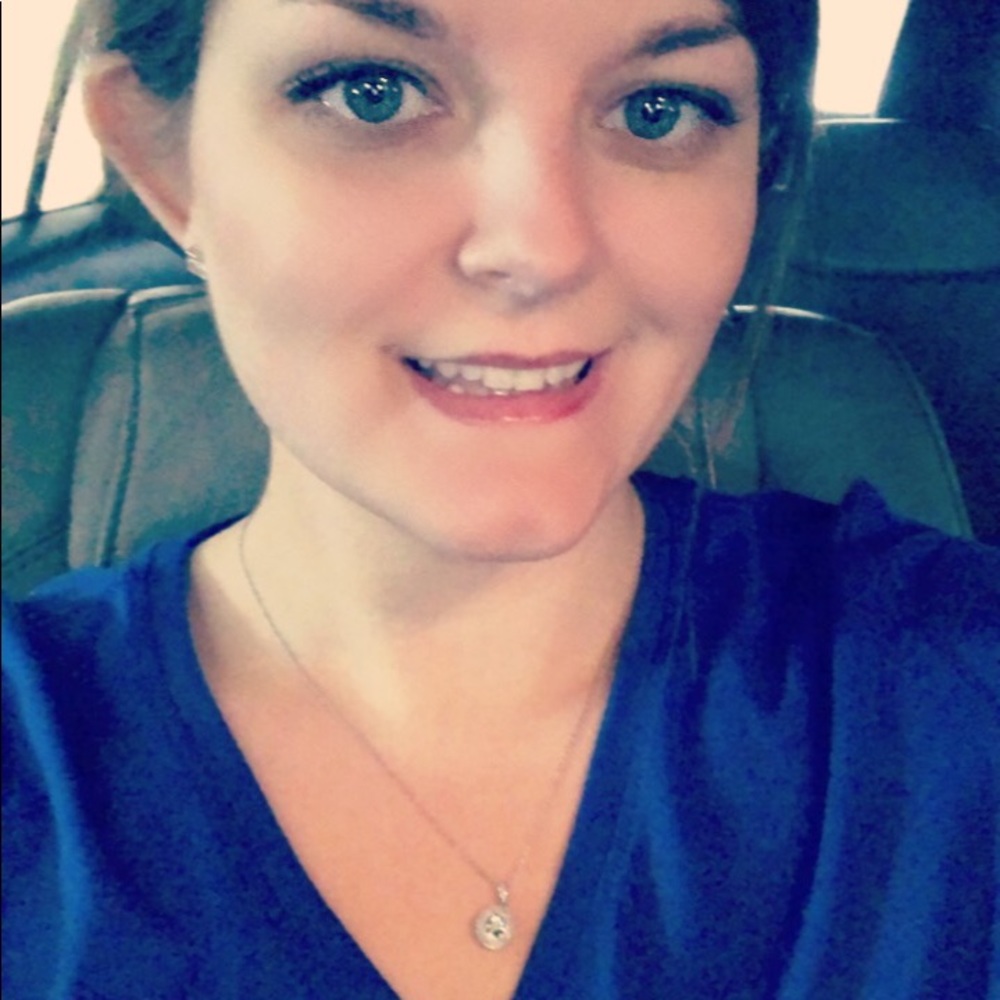 Meet your Posher, Danielle